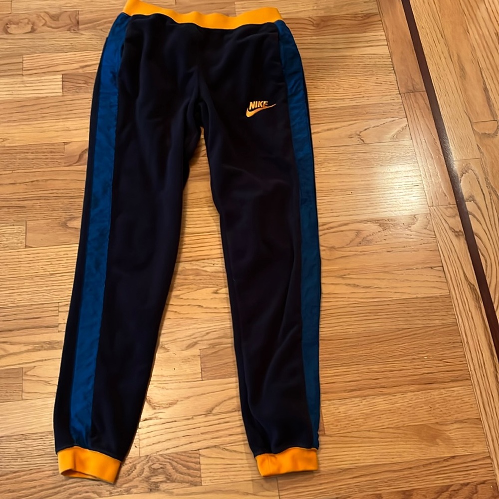Nike Women’s Polar Fleece Joggers -size Small
